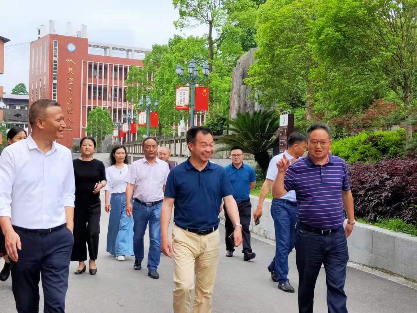 考察南川三中.jpg