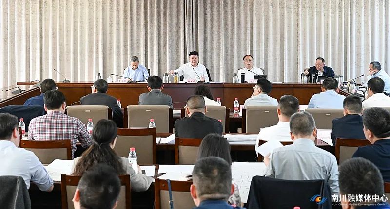 区规委会召开2024年头部次会议
